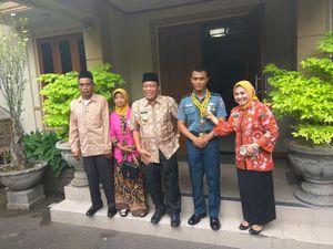 Ini Pesan Bupati Lamongan untuk Samsul Hadi, Peraih Adhi Makayasa Ini Pesan Bupati Lamongan untuk Samsul Hadi, Peraih Adhi Makayasa