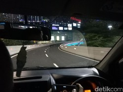 Sensasi Melintasi Simpang Susun Semanggi yang Dibuka Malam Ini