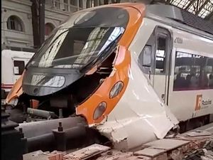 Kereta Tabrak Pembatas Rel di Barcelona, 39 Orang Luka-luka