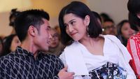Lovely! Tatapan Penuh Cinta Dian Sastrowardoyo