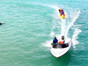 Keseruan Banana Boat Pulau Tidung