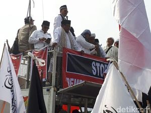 Temui Massa, Perwakilan Aksi 287: Salam Rindu dari Habib Rizieq Temui Massa, Perwakilan Aksi 287: Salam Rindu dari Habib Rizieq