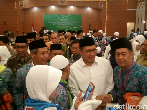 Menag Lepas 386 Calon Haji Kloter Pertama 2017 Menag Lepas 386 Calon Haji Kloter Pertama 2017