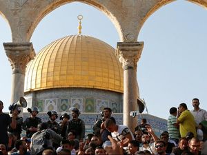Warga Palestina Bisa Kembali Salat di Kompleks Masjid Al Aqsa Warga Palestina Bisa Kembali Salat di Kompleks Masjid Al Aqsa