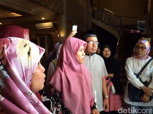 Ratapan Jemaah First Travel: Pak Jokowi Tolong Turun Tangan