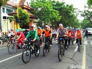 Polres Banyuwangi Imbau Pelajar Mancal Sepeda Cegah Kecelakaan Polres Banyuwangi Imbau Pelajar Mancal Sepeda Cegah Kecelakaan
