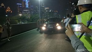 Foto: Ini Dia Mobil yang Melintas Pertama di Simpang Susun Semanggi