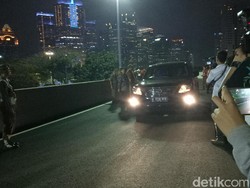 Mobil Djarot Jadi yang Pertama Lewati Simpang Susun Semanggi