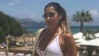 Selain bergelut di dunia olahraga, Daniela juga merambah dunia hiburan. Dia didaulat menjadi model pakaian olahraga, kasual, dan juga kosmetik. Foto: instagram @daniela_ospina5