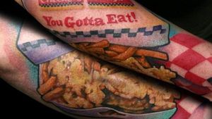 Terlalu Cinta Makanan, Intip Kreasi Tato Unik di Jari Sampai Kepala Orang Ini!