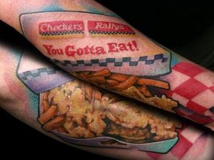 Terlalu Cinta Makanan, Intip Kreasi Tato Unik di Jari Sampai Kepala Orang Ini!