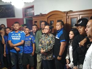 Datangi Rumah Duka Ricko, Ketua MPR Serukan Damai antar Suporter