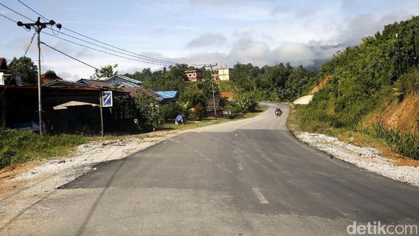 Menjajal Aspal Menuju Perbatasan Indonesia Malaysia