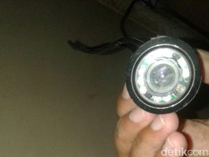 Polisi Dalami Laporan Pemasangan CCTV di Kamar Mandi Mahasiswi Polisi Dalami Laporan Pemasangan CCTV di Kamar Mandi Mahasiswi
