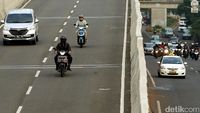 Akhir Pekan, Pemotor Cuek Masuk JLNT
