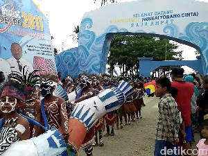 Kali Pertama Diadakan, Begini Meriahnya Suling Tambur Festival di Raja Ampat