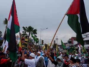 Ratusan Massa di Wonosobo Gelar Aksi Suarakan Pembebasan Al-Aqsa Ratusan Massa di Wonosobo Gelar Aksi Suarakan Pembebasan Al-Aqsa