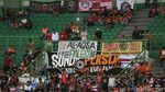 Spanduk #SavePalestine Warnai Laga Persija Vs Bhayangkara FC