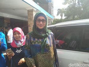 Reaksi Desy Ratnasari Ditanya Pernikahan Irwan-Maia Estianty