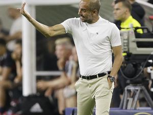 City Akan Coba Rekrut Bek Tengah