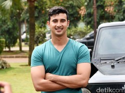 Citra Kirana Dilamar Rezky Aditya, Ali Syakieb Pamer Badan Kekar