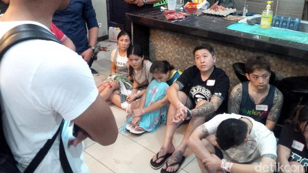 Digerebek di Bali, Tangan WN China Diikat Tali Plastik