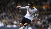 Pada 2007-08, cedera berkepanjangan membuat awal karier Gareth Bale di Tottenham Hotspur tampak suram. Sekalinya berhasil masuk dalam starting XI Spurs, Bale tidak lagi tergantikan bahkan di musim terakhirnya dia merebut penghargaan Pemain Terbaik PFA & Pemain Muda Terbaik PFA usai mencetak 26 gol. Foto: Getty Images/Shaun Botterill