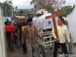 Pasutri yang Tewas di Mobil dan Gantung Diri di Sleman Dimakamkan