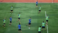 Inter melakukan game dalam sesi latihan itu. Stefan Jovetic dan Borja Valero ambil bagian dalam game itu. (Suhaimi Abdullah/Getty Images)