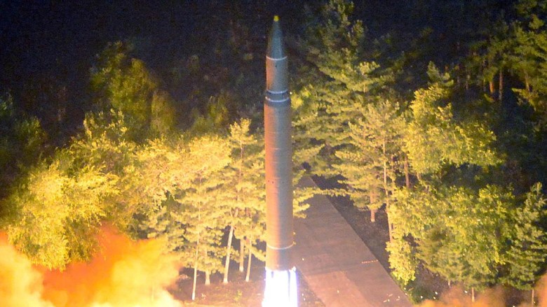 Ini Hwasong-14, Rudal yang Bisa Gendong Bom Hidrogen Korut Ini Hwasong-14, Rudal yang Bisa Gendong Bom Hidrogen Korut
