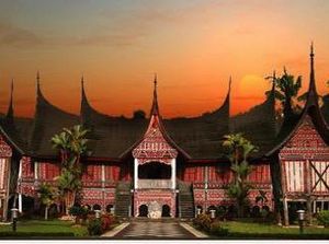 Peringati Hari Jadi, Kota Padang Gelar Festival Telong-telong