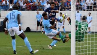 Usaha Spurs untuk menjebol gawang City tak satu pun yang membuahkan hasil. Foto: Harrison McClary/Reuters
