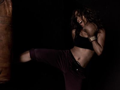 Foto: Perut Rata dan Tubuh Seksi Halle Berry di Usia 50 Tahun