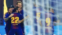 Ini jadi laga El Clasico pertama di musim 2017/2018 meski bukan partai resmi. Partai International Champions Cup ini digelar di Hard Rock Stadium, Miami Gardens, Florida, Amerika Serikat, Minggu (30/7/2017) pagi WIB (Foto: Chris Trotman/Getty Images)