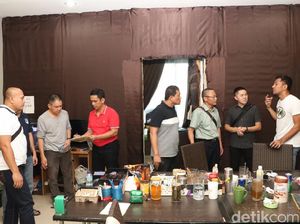 Penggerebekan Rumah di Bali, Hanya 6 Dari 27 WNA yang Menunjukkan Paspor Penggerebekan Rumah di Bali, Hanya 6 Dari 27 WNA yang Menunjukkan Paspor