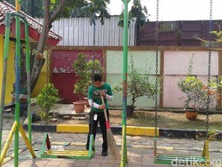 Cerita Para Petugas Panti Sosial Merawat Anak-anak Tunagrahita