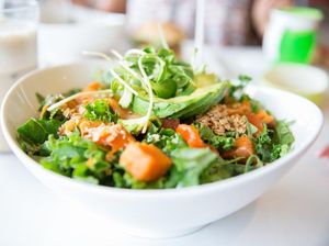 Bukannya Kaget, Temukan Kodok di Saladnya Wanita Ini Justru Memeliharanya Bukannya Kaget, Temukan Kodok di Saladnya Wanita Ini Justru Memeliharanya