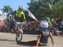 Polres Brebes Canangkan Tahun Keselamatan dengan Atraksi Motor