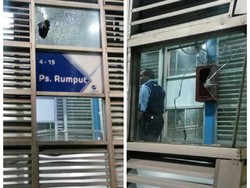 Kaca Halte Bus TransJ di Pasar Rumput Pecah Akibat Tawuran Warga