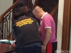 Tim Inafis Ambil Sidik Jari WNA Penipu Siber di Pondok Indah