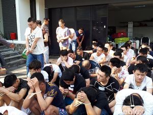 Sebagian Besar WN Asing Penipu Siber di Surabaya Tak Punya Paspor Sebagian Besar WN Asing Penipu Siber di Surabaya Tak Punya Paspor