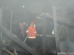 Kebakaran Ludeskan Rumah Warga di Rembang