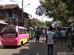 Pendapatan Turun, Sopir Angkot di Sukabumi Tolak Angkutan Online