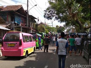 Pendapatan Turun, Sopir Angkot di Sukabumi Tolak Angkutan Online Pendapatan Turun, Sopir Angkot di Sukabumi Tolak Angkutan Online