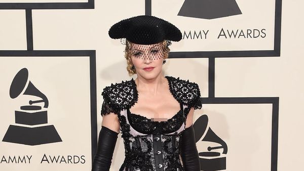 Foto: Inilah Gaya Busana Nyentrik Madonna dari Masa ke Masa