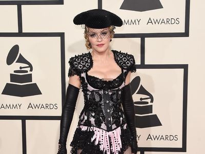 Foto: Inilah Gaya Busana Nyentrik Madonna dari Masa ke Masa
