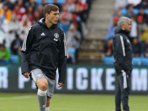 Menguji Ketangguhan Lindelof-Smalling