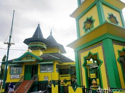 Masjid Jami Sultan Ayub, Jejak Pertama Islam di Sanggau