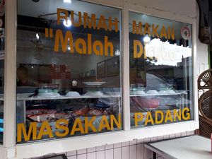 Mencoba RM Padang yang Konon Terenak di Bandung Mencoba RM Padang yang Konon Terenak di Bandung