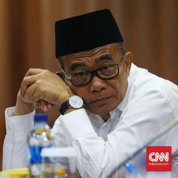 Ombudsman Sumbar Ungkap Penerimaan Siswa Langgar Permendikbud